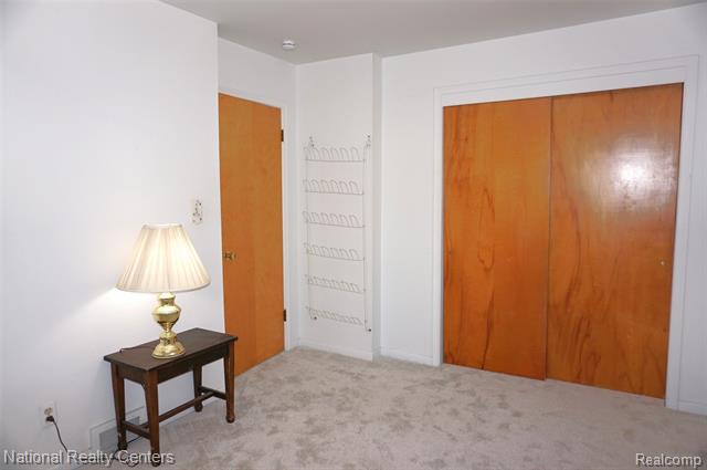 Builiding view seventeen for 8563 Cavell, Westland, MI. 48185