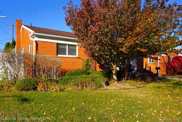 Builiding view thirty one for 8563 Cavell, Westland, MI. 48185