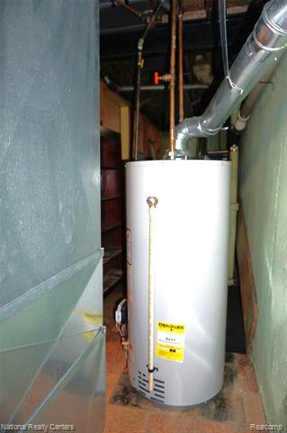 Builiding view twenty four for 8563 Cavell, Westland, MI. 48185