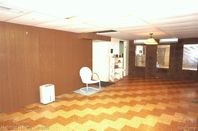 Builiding view twenty one for 8563 Cavell, Westland, MI. 48185