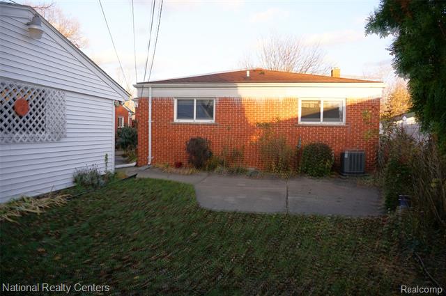 Builiding view twenty six for 8563 Cavell, Westland, MI. 48185