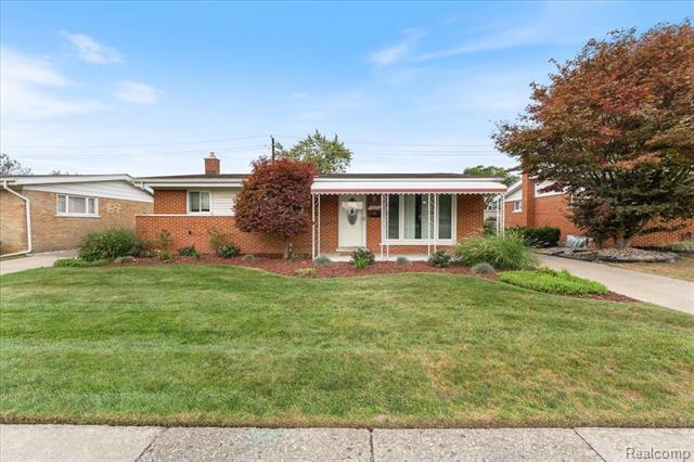 front view for 8691 Mercedes, Dearborn Heights, Mi. 48127