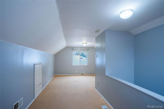 Builiding view seventeen for 8467 Riverview, Dearborn Heights, MI. 48127