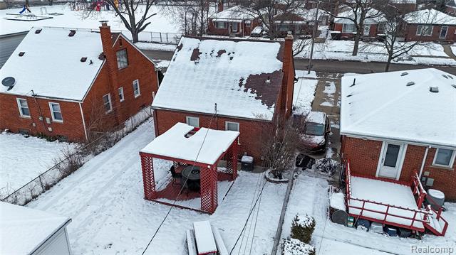 Builiding view thirty one for 8467 Riverview, Dearborn Heights, MI. 48127