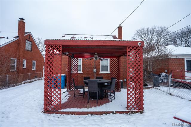 Builiding view twenty eight for 8467 Riverview, Dearborn Heights, MI. 48127