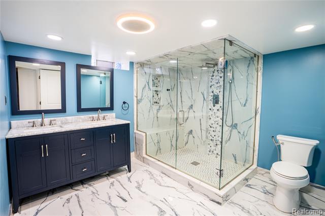 Builiding view twenty three for 8467 Riverview, Dearborn Heights, MI. 48127