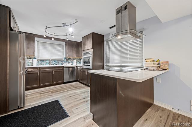 Builiding view five for 31015 Mackenzie, Westland, MI. 48185