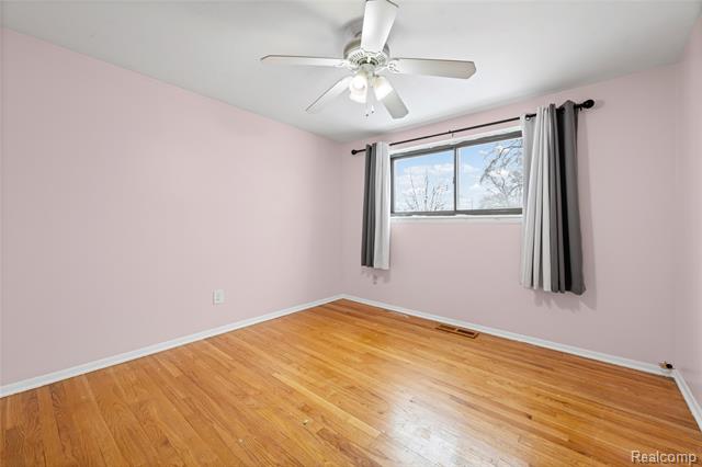 Builiding view nine for 31015 Mackenzie, Westland, MI. 48185