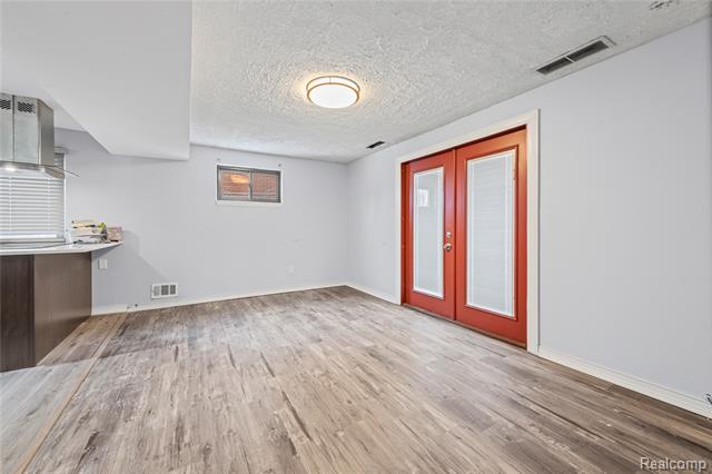 Builiding view seven for 31015 Mackenzie, Westland, MI. 48185