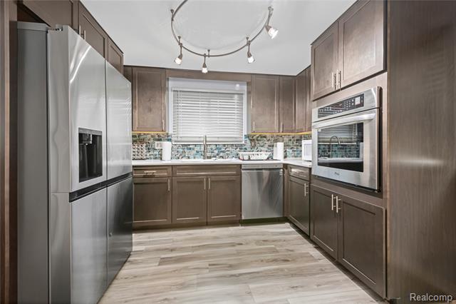 Builiding view six for 31015 Mackenzie, Westland, MI. 48185