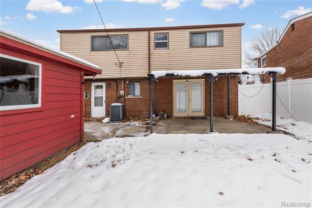 Builiding view twenty for 31015 Mackenzie, Westland, MI. 48185