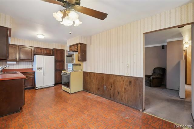 Builiding view nine for 28312 Mackenzie, Westland, MI. 48185