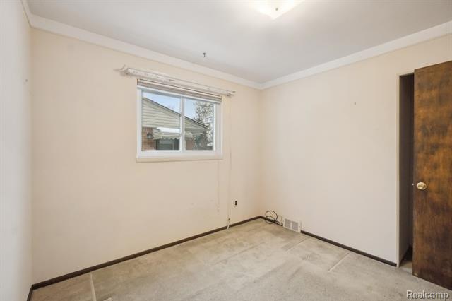 Builiding view seventeen for 28312 Mackenzie, Westland, MI. 48185