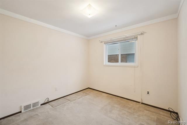 Builiding view sixteen for 28312 Mackenzie, Westland, MI. 48185