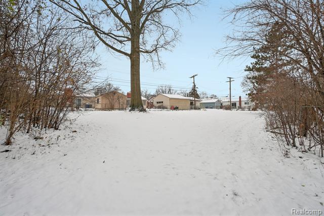 Builiding view thirty one for 28312 Mackenzie, Westland, MI. 48185