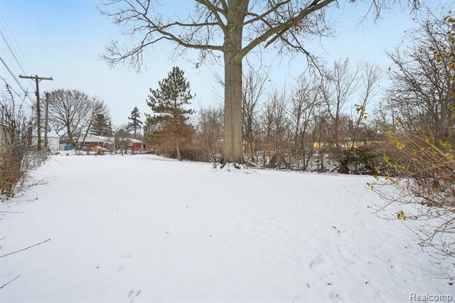 Builiding view thirty two for 28312 Mackenzie, Westland, MI. 48185