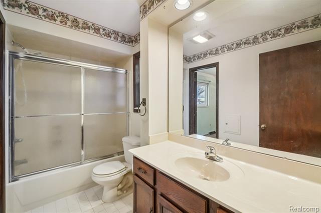 Builiding view twelve for 28312 Mackenzie, Westland, MI. 48185