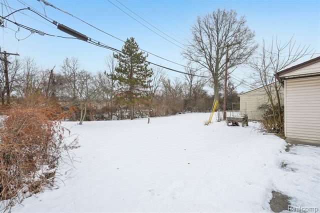 Builiding view twenty nine for 28312 Mackenzie, Westland, MI. 48185