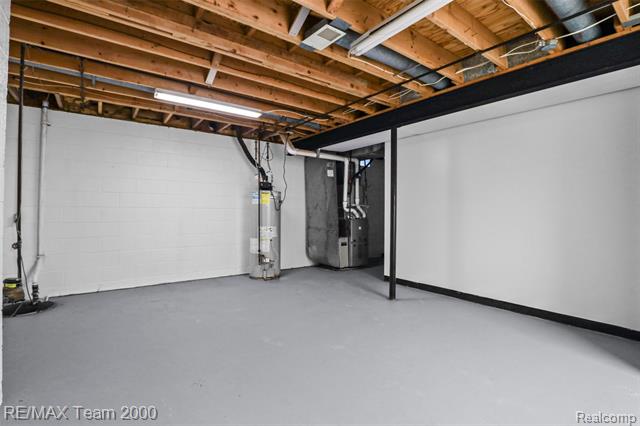 Builiding view twenty eight for 25134 Ann Arbor Tr, Dearborn Heights, MI. 48127