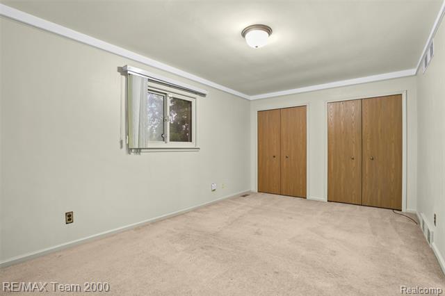 Builiding view twenty one for 25134 Ann Arbor Tr, Dearborn Heights, MI. 48127