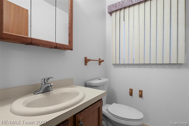 Builiding view twenty three for 25134 Ann Arbor Tr, Dearborn Heights, MI. 48127