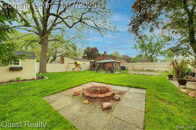 Builiding view thirty nine for 9013 Oporto, Livonia, MI. 48150