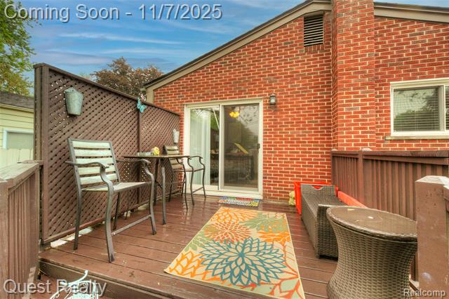 Builiding view thirty one for 9013 Oporto, Livonia, MI. 48150