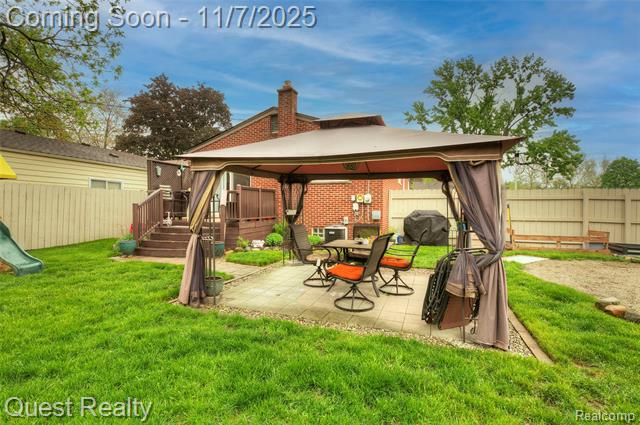 Builiding view thirty three for 9013 Oporto, Livonia, MI. 48150