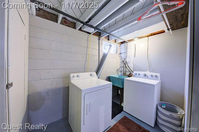 Builiding view thirty for 9013 Oporto, Livonia, MI. 48150