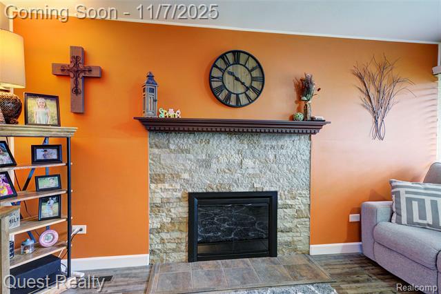 Builiding view three for 9013 Oporto, Livonia, MI. 48150