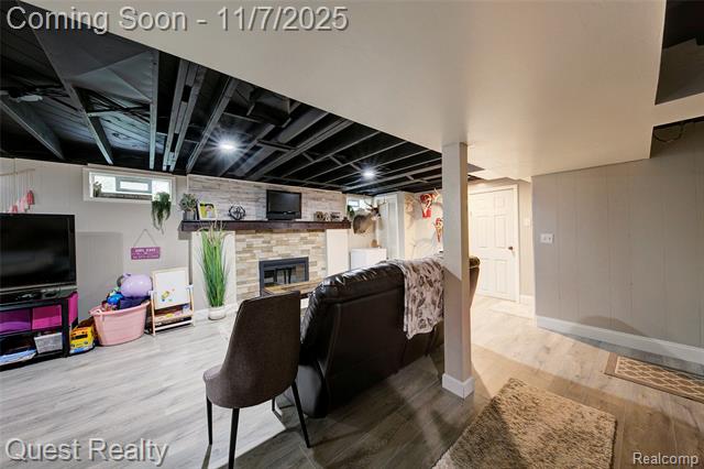 Builiding view twenty five for 9013 Oporto, Livonia, MI. 48150