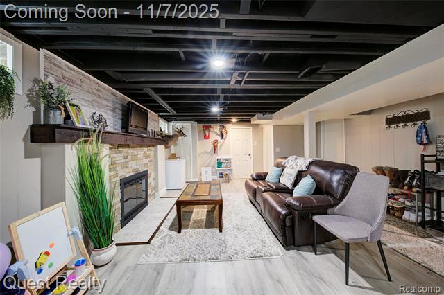 Builiding view twenty four for 9013 Oporto, Livonia, MI. 48150