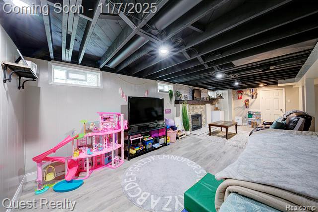 Builiding view twenty seven for 9013 Oporto, Livonia, MI. 48150