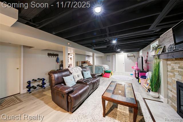 Builiding view twenty three for 9013 Oporto, Livonia, MI. 48150