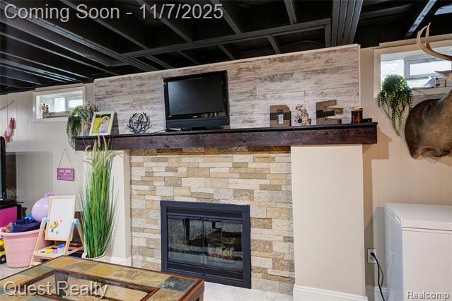 Builiding view twenty two for 9013 Oporto, Livonia, MI. 48150