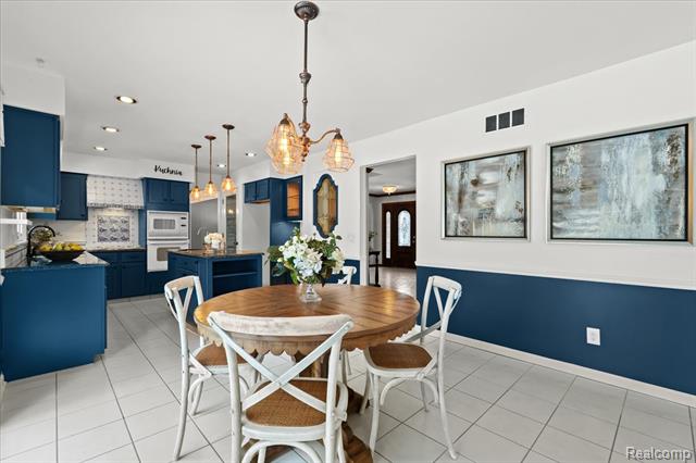 Builiding view seventeen for 10408 Wellington, Plymouth, MI. 48170