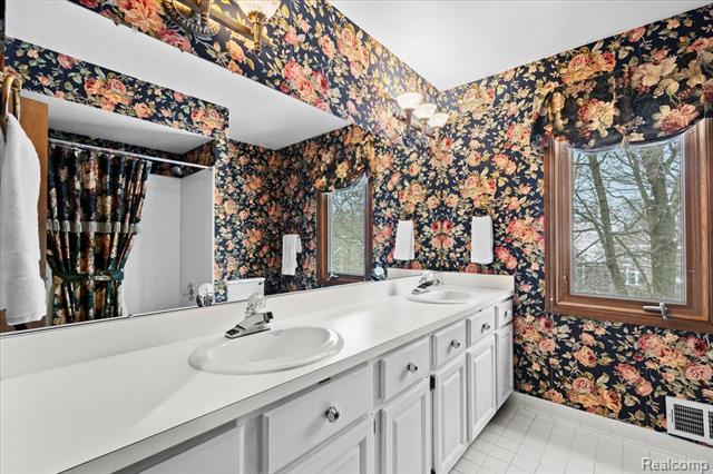 Builiding view thirty for 10408 Wellington, Plymouth, MI. 48170