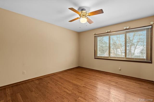 Builiding view twenty nine for 10408 Wellington, Plymouth, MI. 48170