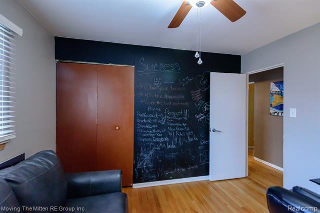 Builiding view eighteen for 8913 Appleton, Redford, MI. 48239