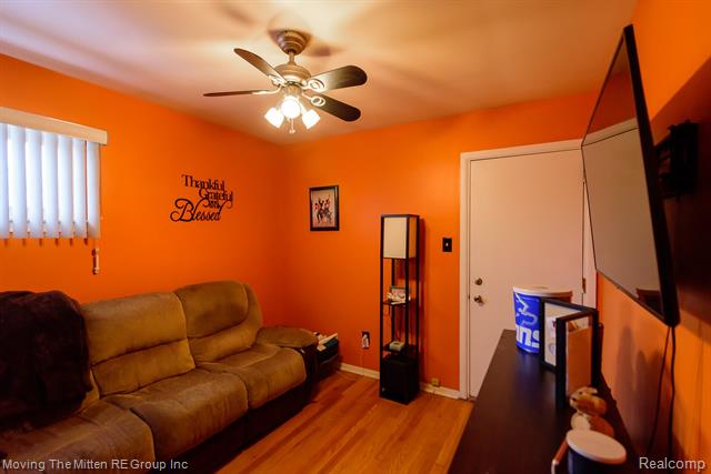 Builiding view nineteen for 8913 Appleton, Redford, MI. 48239