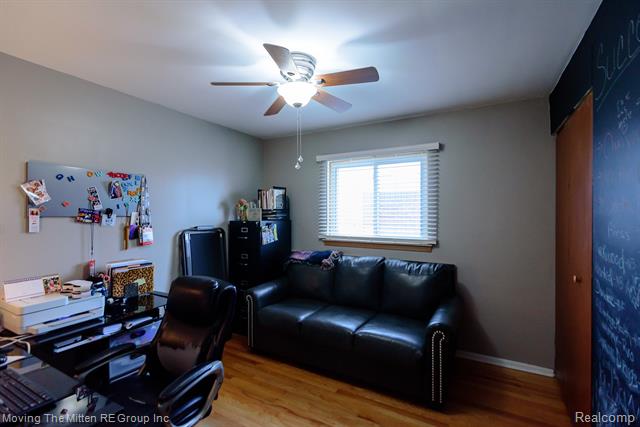 Builiding view seventeen for 8913 Appleton, Redford, MI. 48239