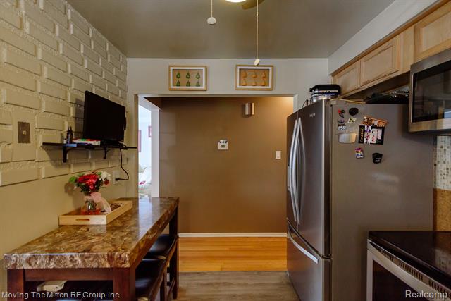 Builiding view ten for 8913 Appleton, Redford, MI. 48239