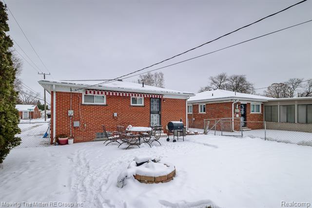 Builiding view thirty five for 8913 Appleton, Redford, MI. 48239