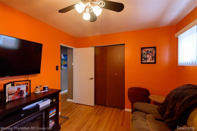 Builiding view twenty one for 8913 Appleton, Redford, MI. 48239