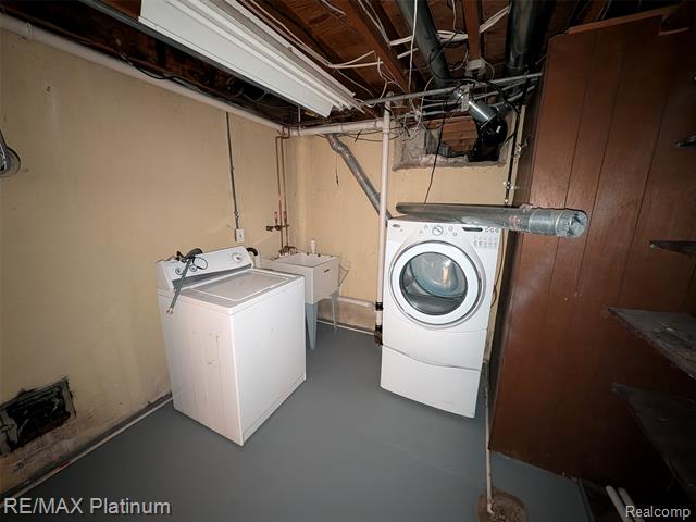 Builiding view fifteen for 29965 Westfield, Livonia, MI. 48150