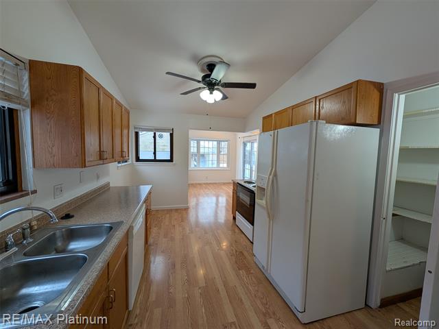 Builiding view four for 29965 Westfield, Livonia, MI. 48150