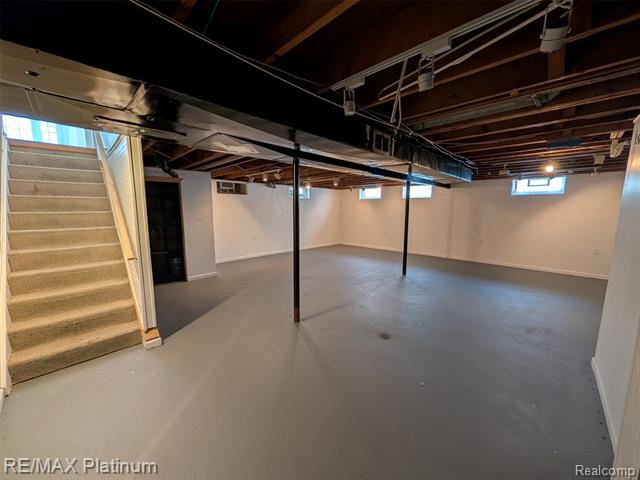 Builiding view sixteen for 29965 Westfield, Livonia, MI. 48150