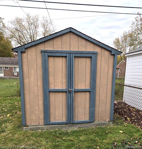 Builiding view six for 31265 Minton, Livonia, MI. 48150