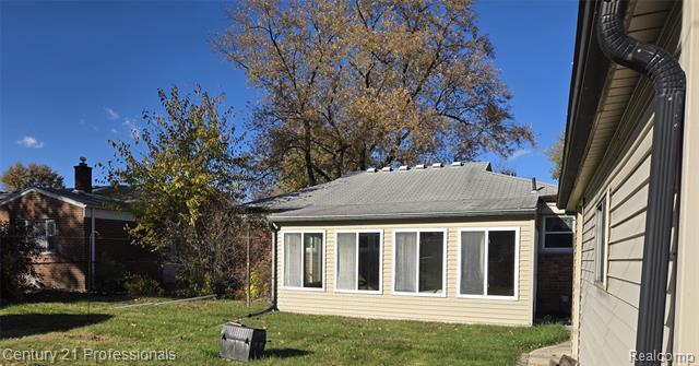 Builiding view three for 31265 Minton, Livonia, MI. 48150