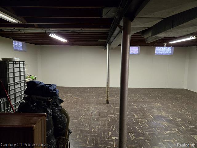 Builiding view twenty eight for 31265 Minton, Livonia, MI. 48150